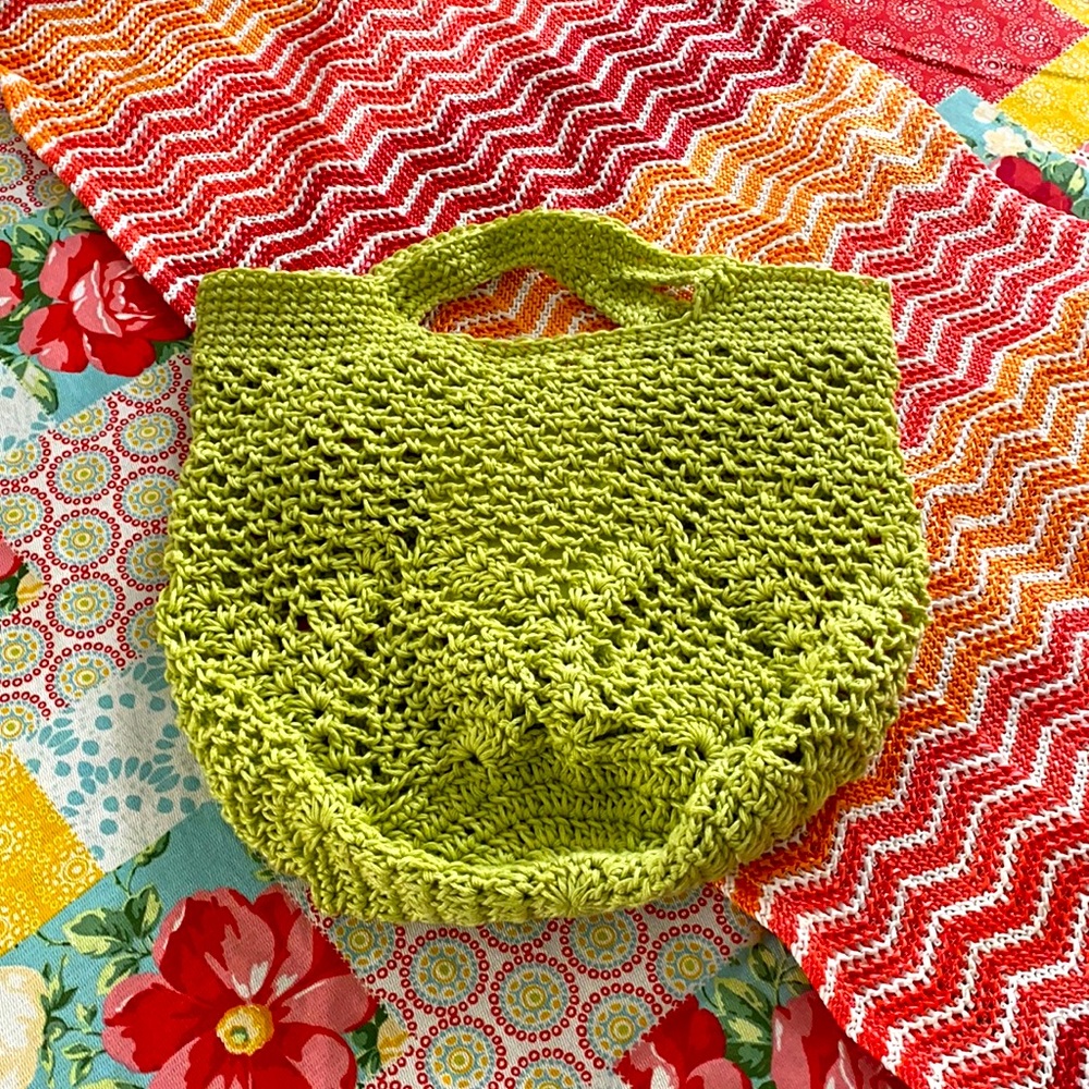 Pineapple purse